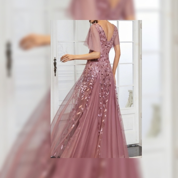 Formal Dress size 8 - Picture 2 of 7